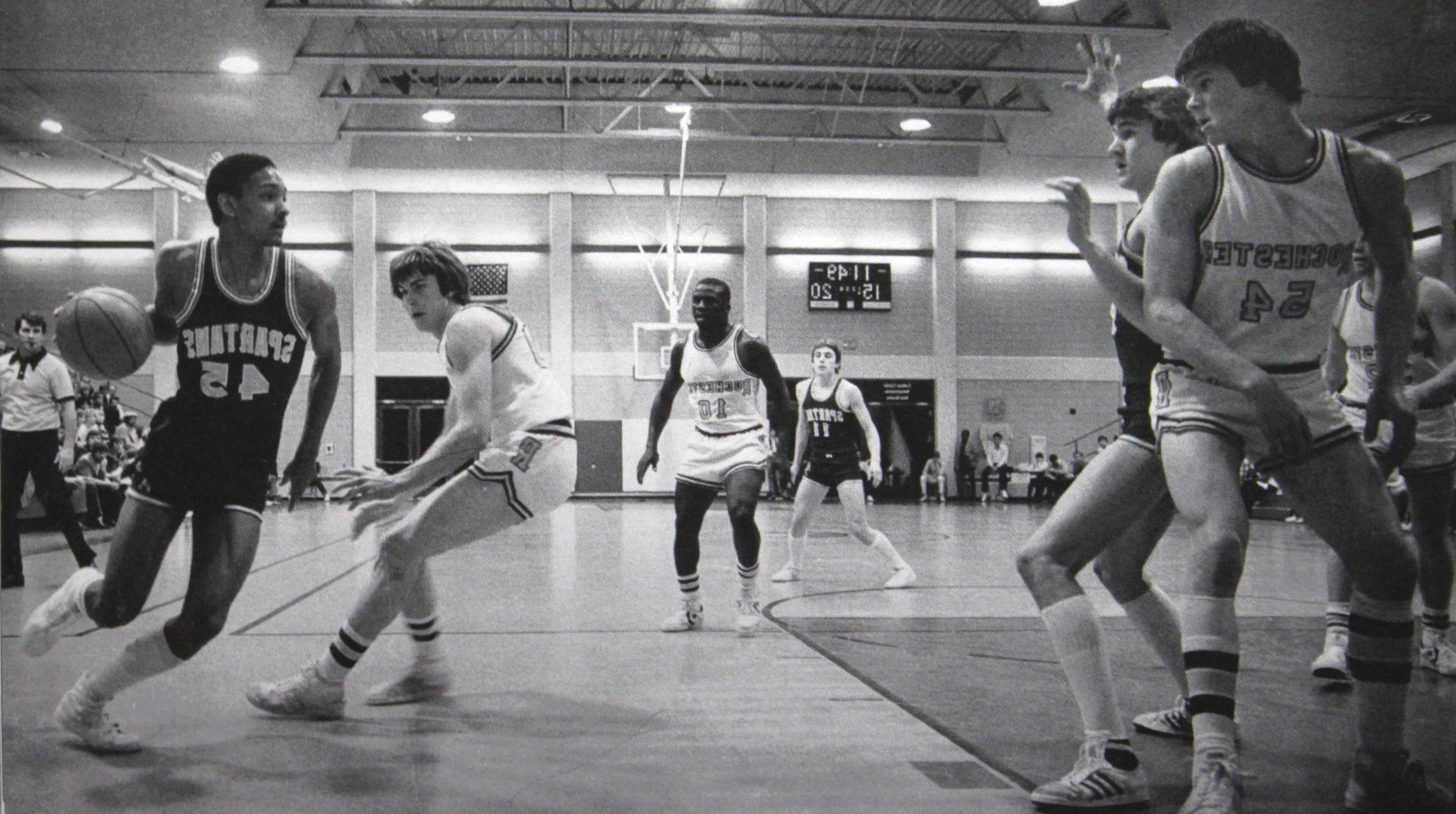 1983年，斯巴达篮球队打了一场比赛